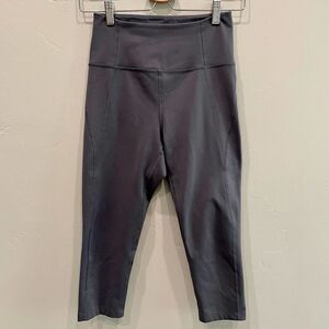 Girlfriend Collective High-Rise Gray Crop Leggings - Size: Small